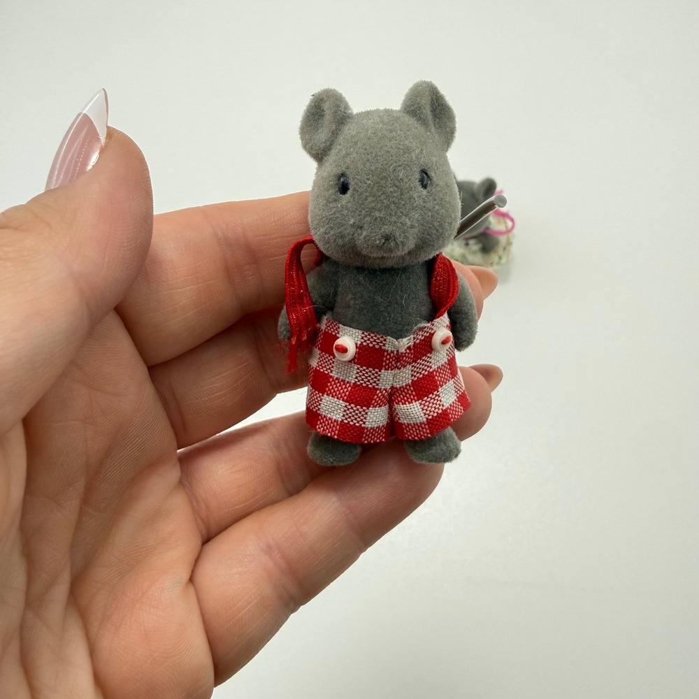 Vintage Sylvanian Family/Calico Critters Thistlethorn Mouse Family Set of 4 - Picture 8 of 12